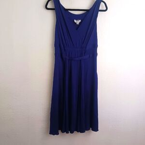 MOSCHINO CHEAP AND CHIC V-Neck sleeveles  Knee-Length Dress size 10